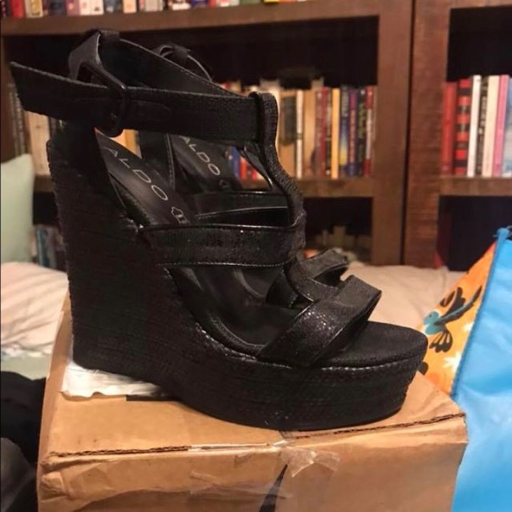 Aldo wedges